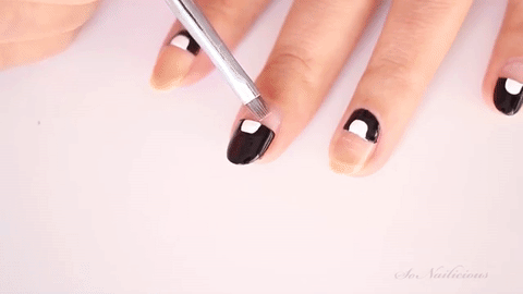 мастер-класс как сделать маникюр с негативным пространством фото